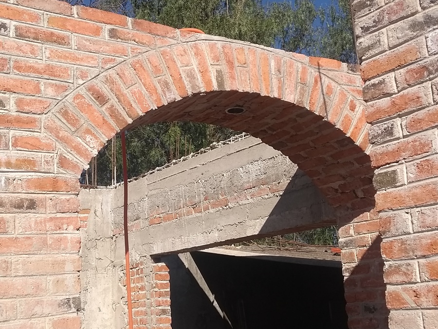 Arco con barra para desayunador