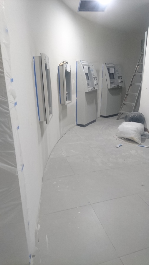 AREA DE CAJEROS AUTOMÁTICOS