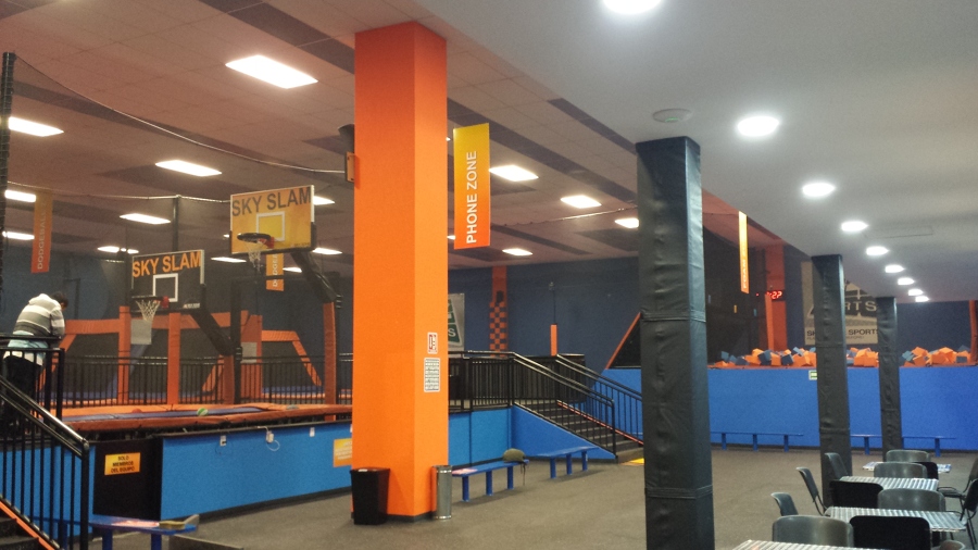 Parque de Trampolines (toluca) Ideas Construcción Local Comercial