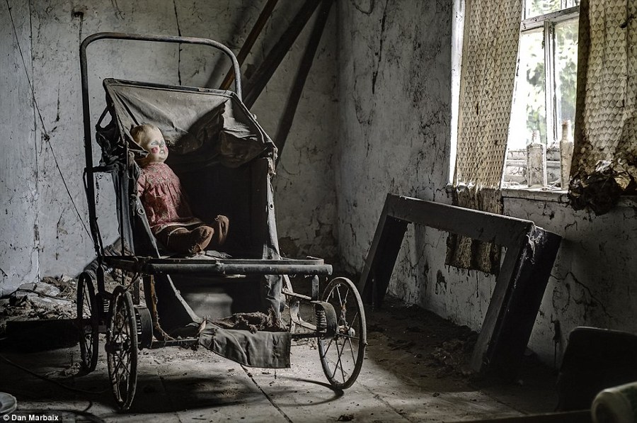 article-2401848-1B7290C4000005DC-925_964x640