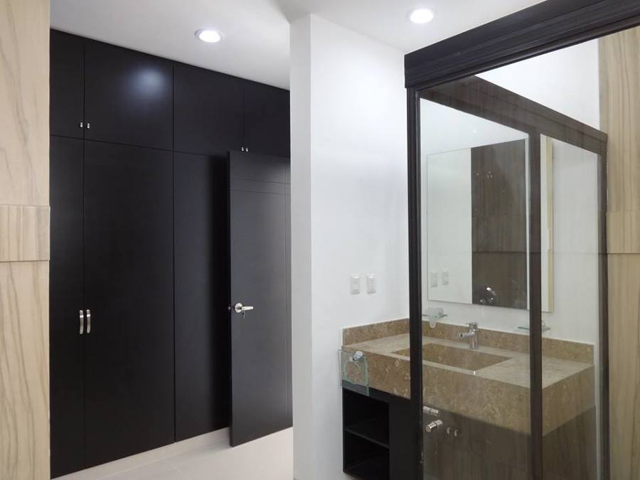 BAÑO VESTIDOR RECAMARA SECUNDARIA