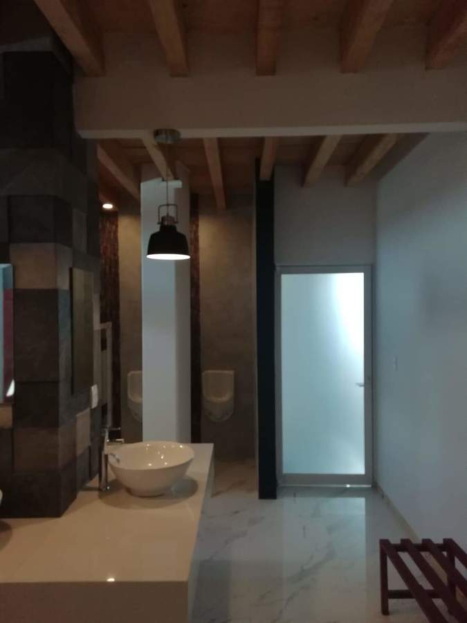 Baño y mingitorios
