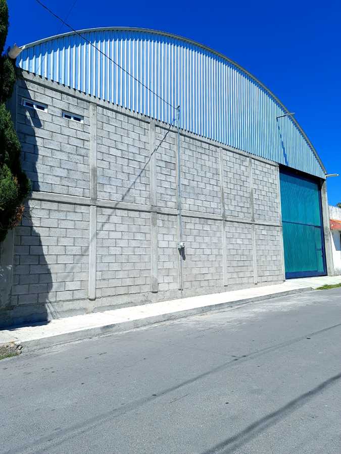 BODEGA CON ARCOTECHO