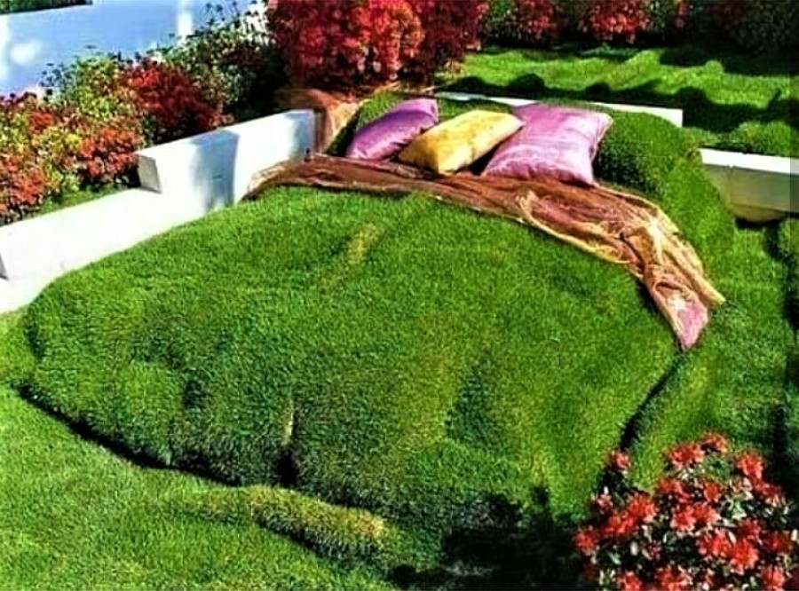 Cama de pasto en rincón