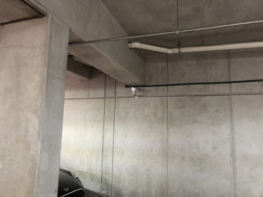 Cámara en estacionamiento
