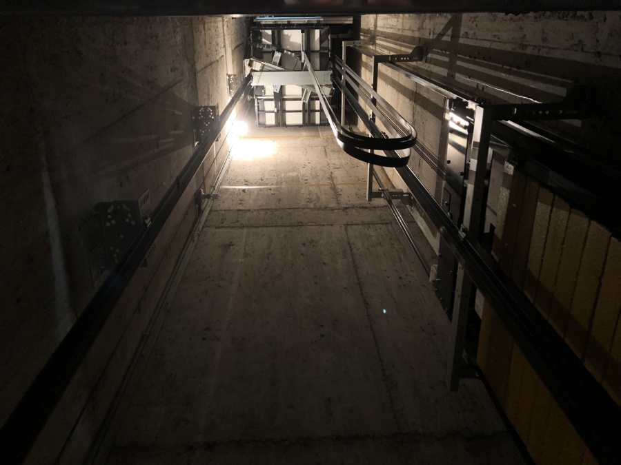 Cámaras en elevador con transmisor inalámbrico
