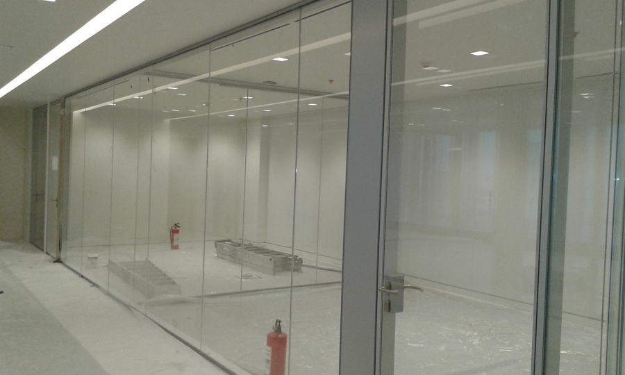 Cancel divisorio de Vidrio Templado, claro.