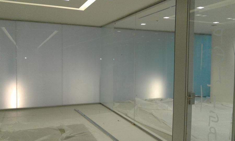 Cancel divisorio de Vidrio Templado, claro.