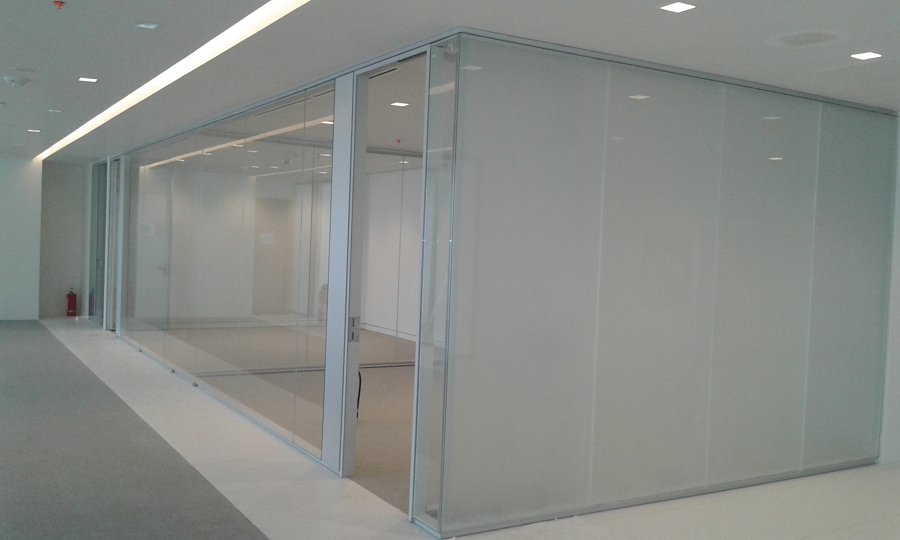 Cancel divisorio de Vidrio Templado, claro.