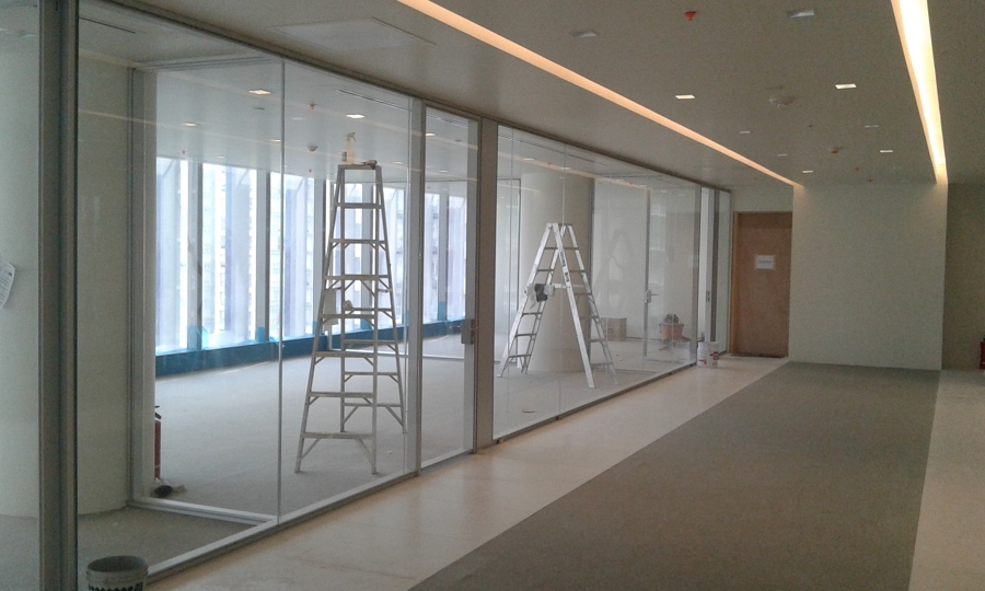 Cancel divisorio de Vidrio Templado, claro.