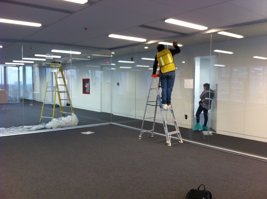 Cancel divisorio de Vidrio Templado, claro.