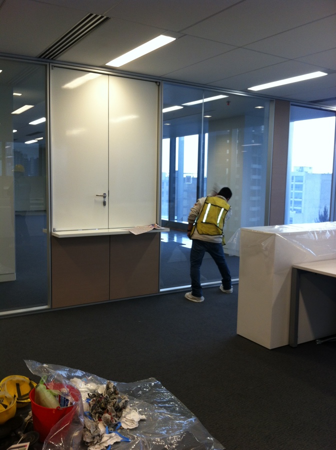 Cancel divisorio de Vidrio Templado, claro.