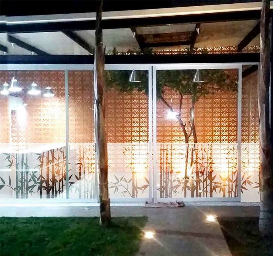 Cancelería de aluminio con diseño en vinil