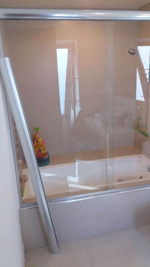 Canceleria de baño.