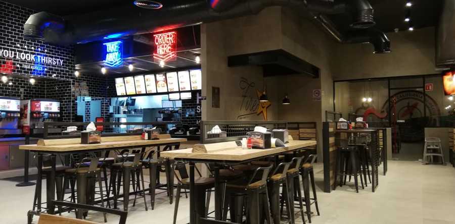 Foto: Carls Jr Aleda de Javier Hernández #493329 - Habitissimo