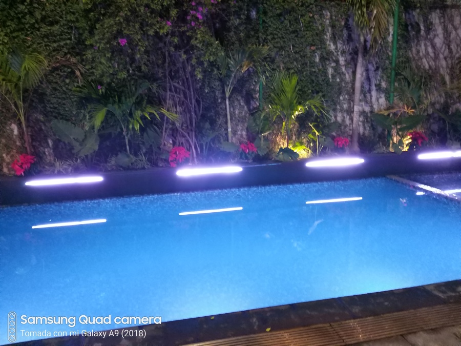 Cascadas con iluminación de leds de colores