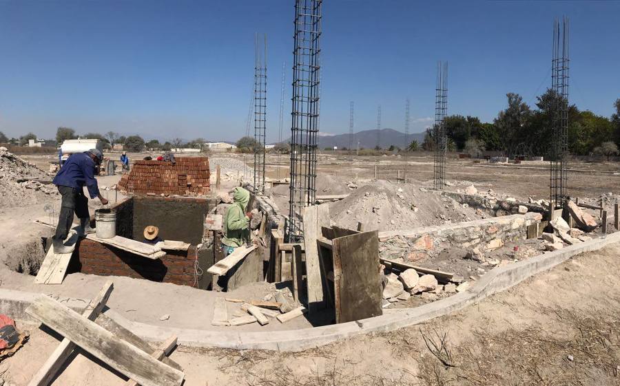 Cisterna 20m3 y cimientos de local 60m2