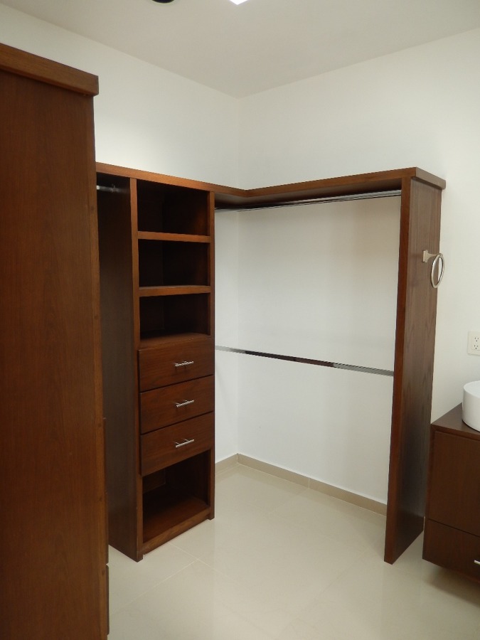 Closet vestidor recamara principal