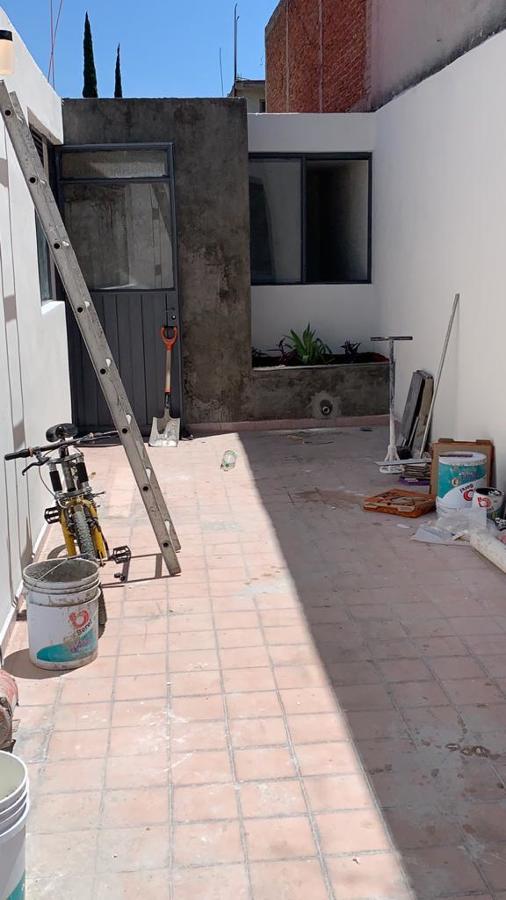 Cochera En Proceso de Remodelación