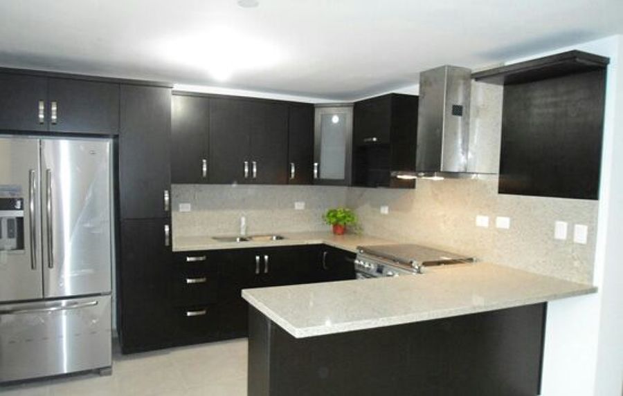 Cocina fabricada con cubierta de granito
