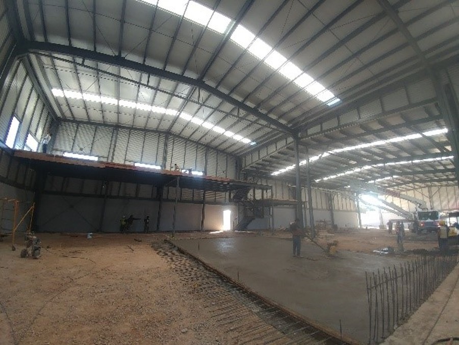 Colado de losa y mezzanine interior.