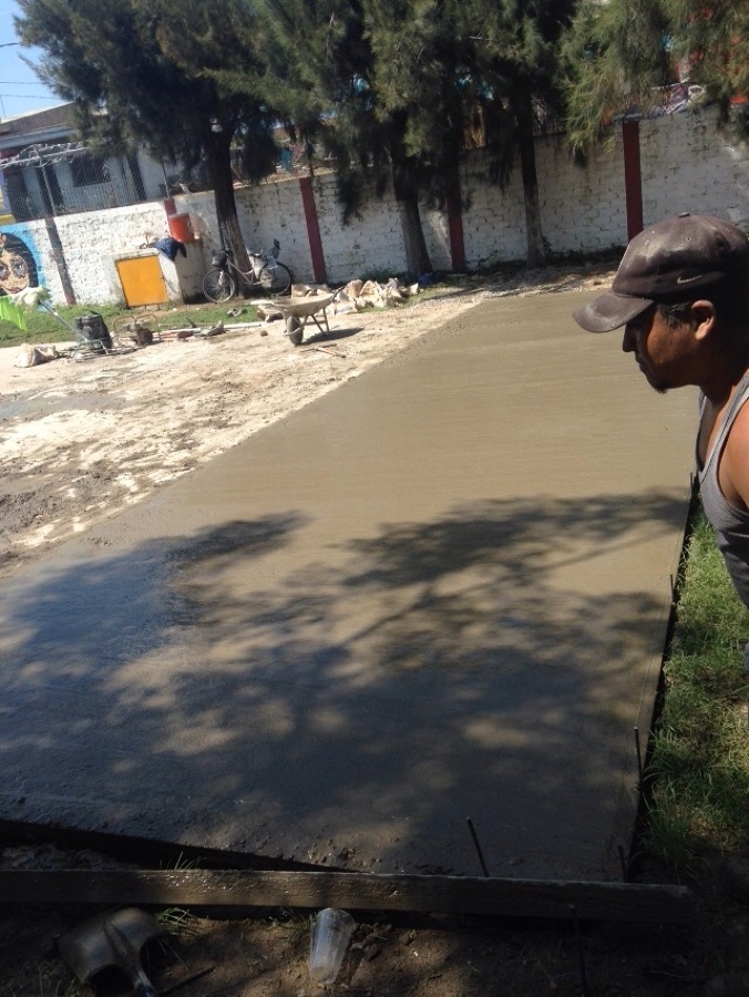 COLADO PISO CONCRETO DE CANCHA