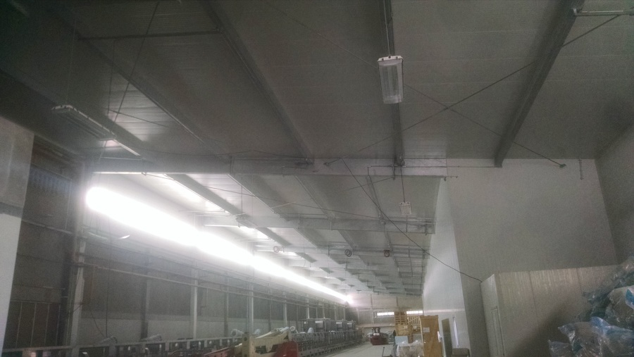 Colocación de alimentadores eléctricos de equipos