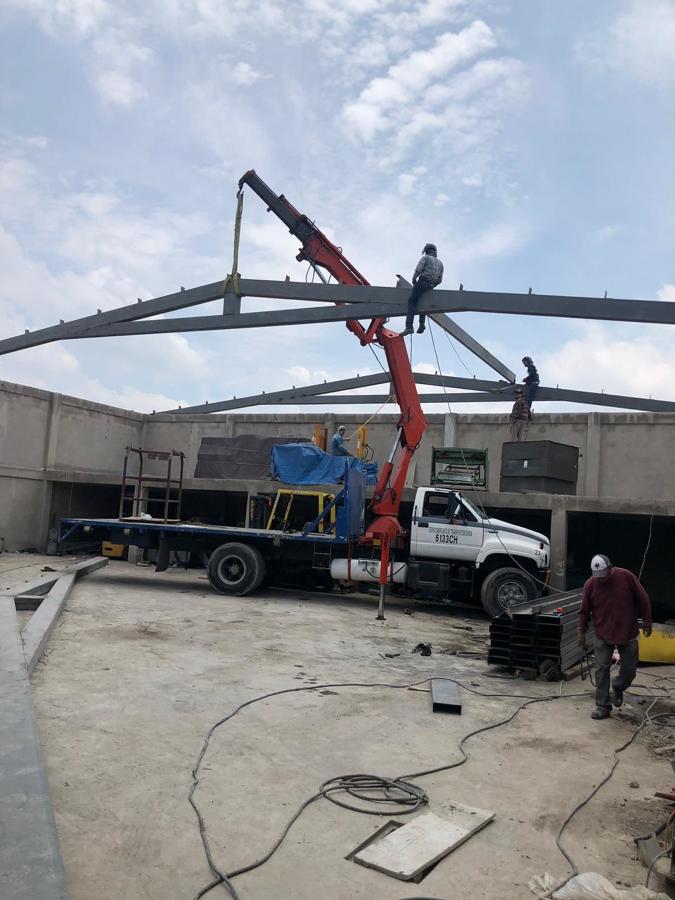 COLOCACION DE ESTRUCTURA CON GRUA