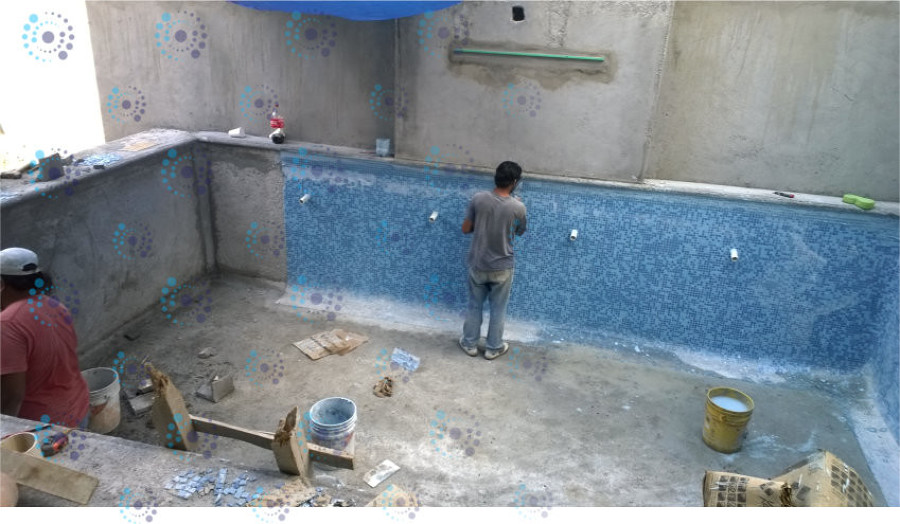 COLOCACION DE MOSAICO DE ALBERCA