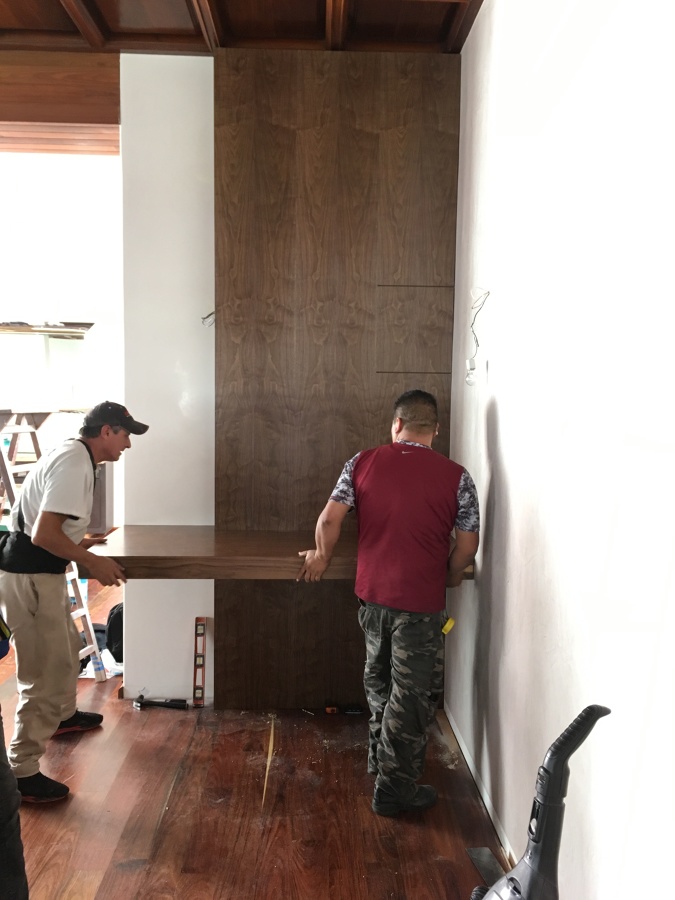 Colocación de mueble para bar