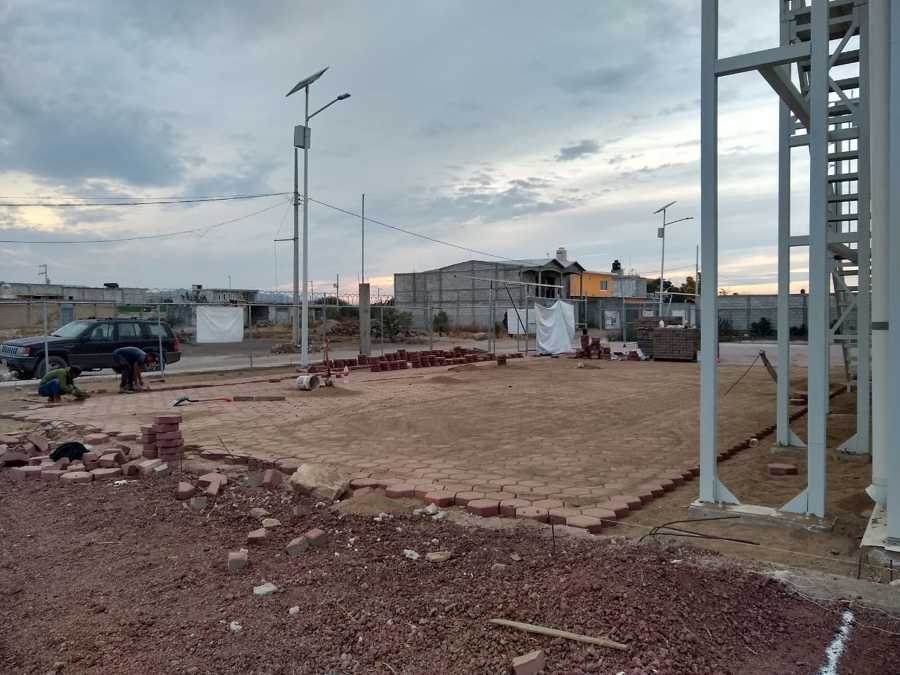 colocación de piso de adoquín