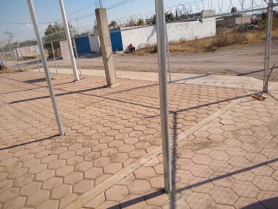 colocación de piso de adoquín