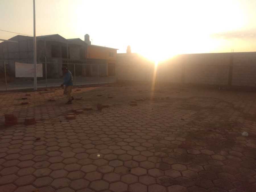 colocación de piso de adoquín