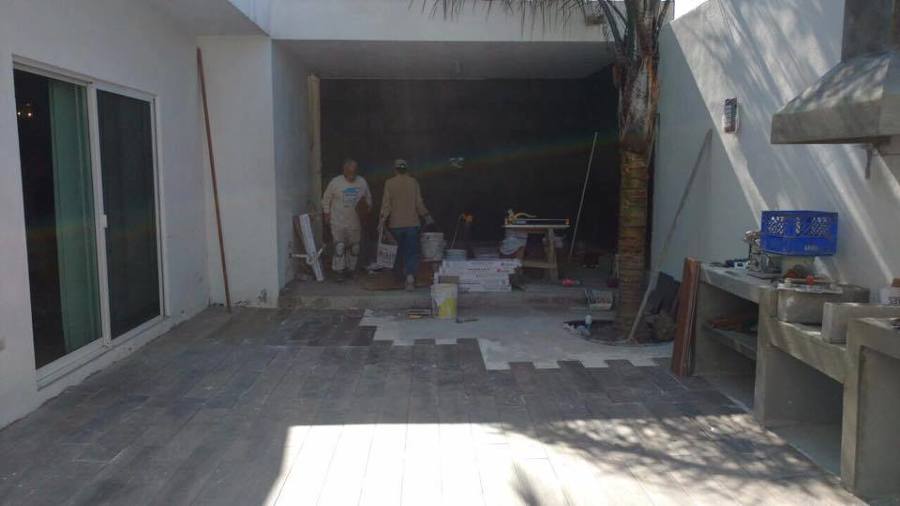 Colocacion de piso en area bbq