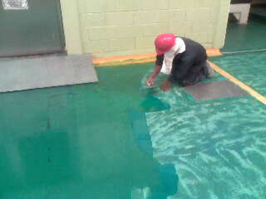 colocación de piso epoxico