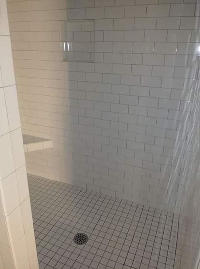 Foto: Colocacion de una Baño Acabado en Marmol de Azulejos Leo #513566