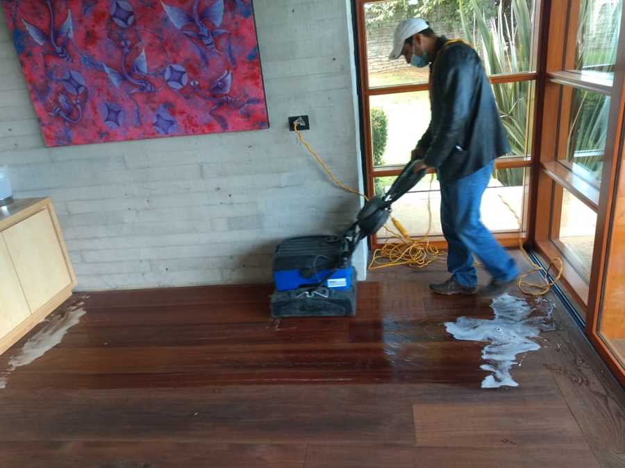 Comenzando lavado de duela de tzalam