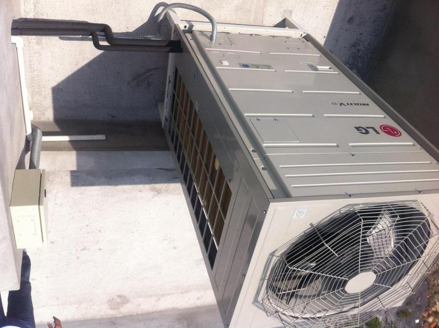 Condensador exterior en Azotea