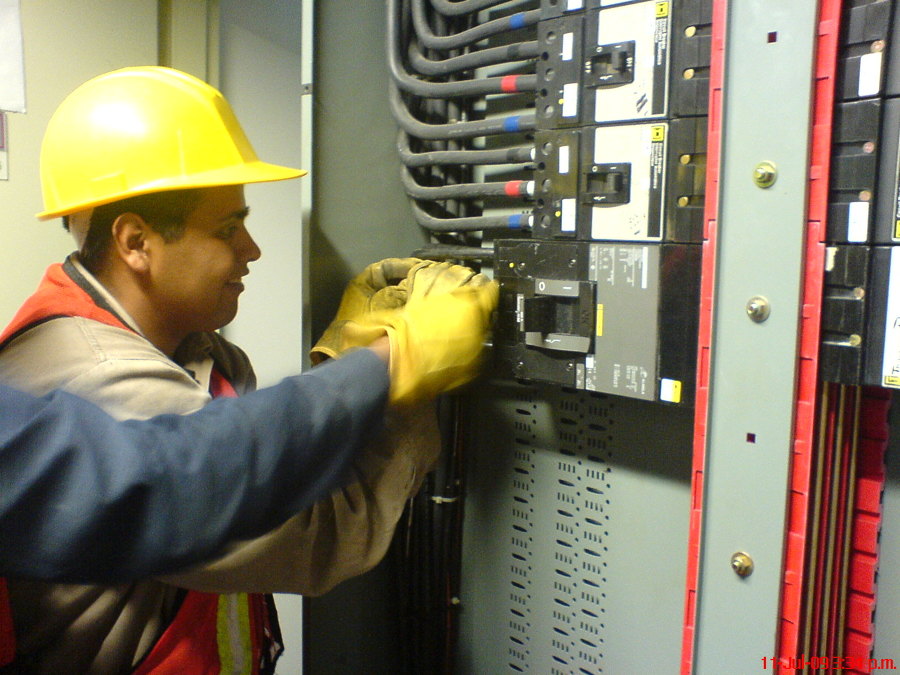 Conexión de alimentador a interruptor