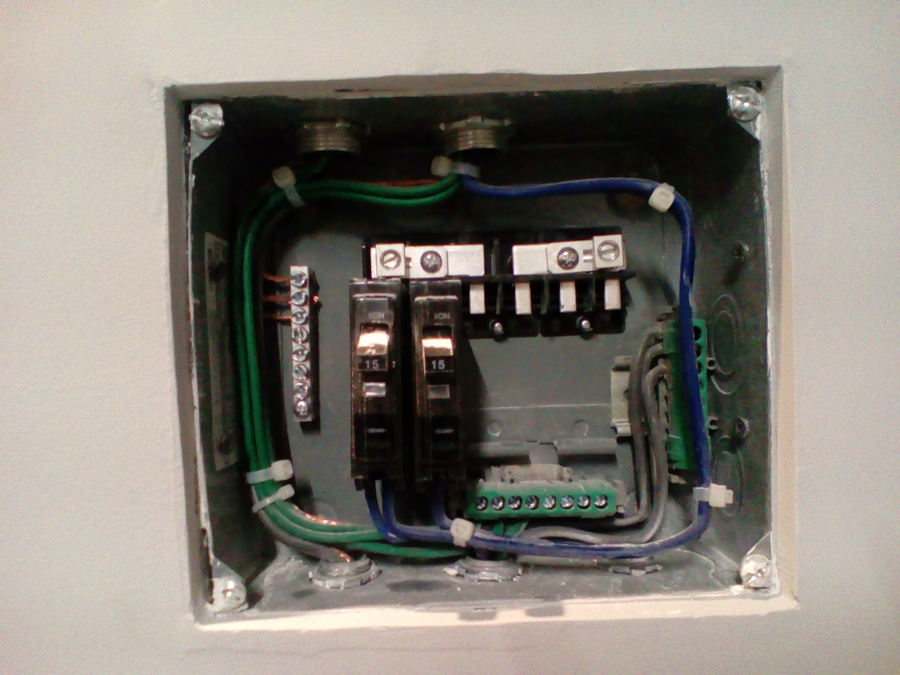 Conexion y peinado de centro de carga servicio regulado