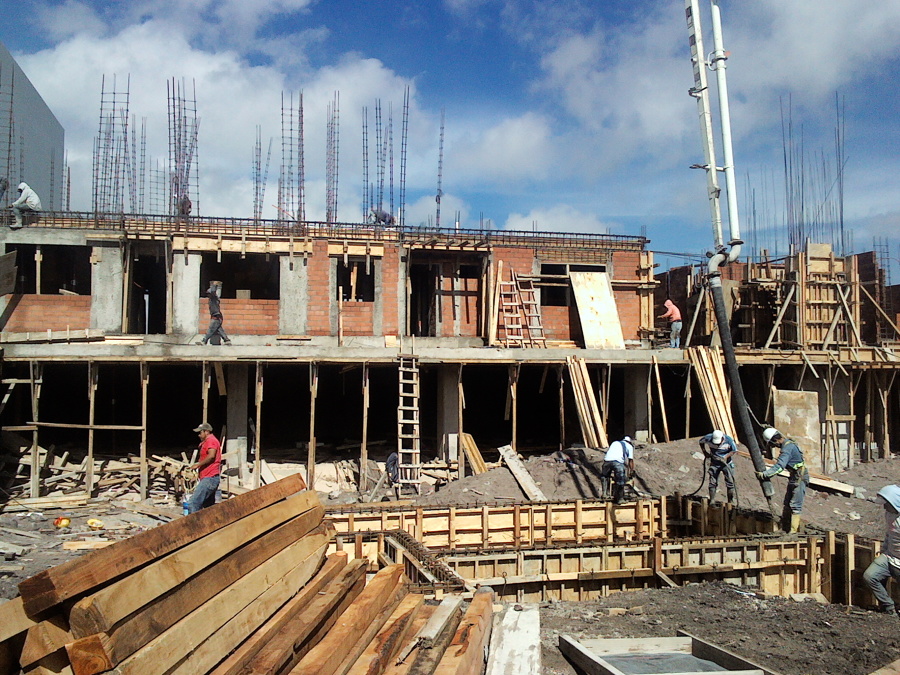 Construcción Condominios