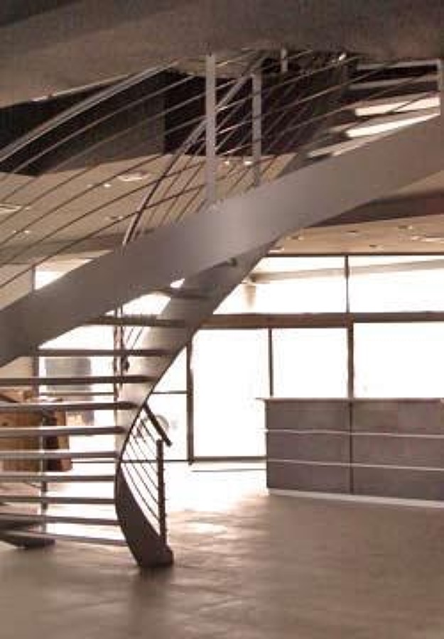 CONSTRUCCIÓN DE ESCALERA HELICOIDAL