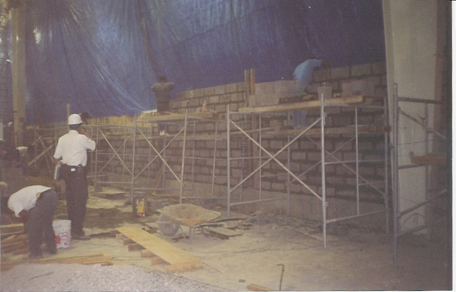 Construcción de Muro divisorio en Centro Comercial