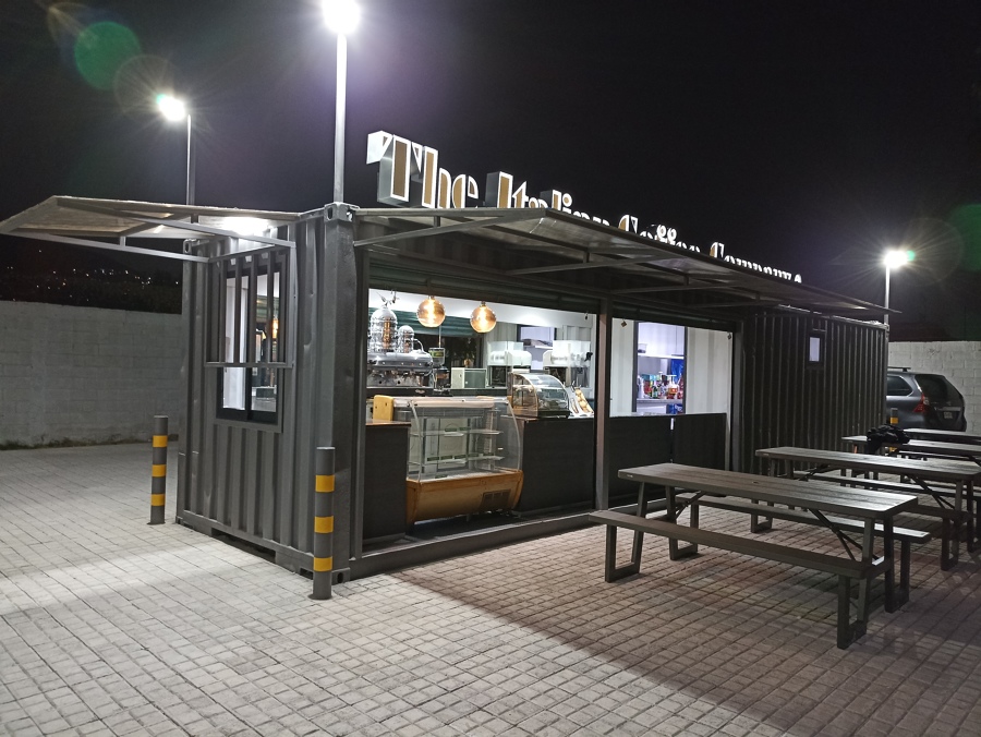 Adecuación de Terreno y Contenedor 12ft para The Italian Coffee Company