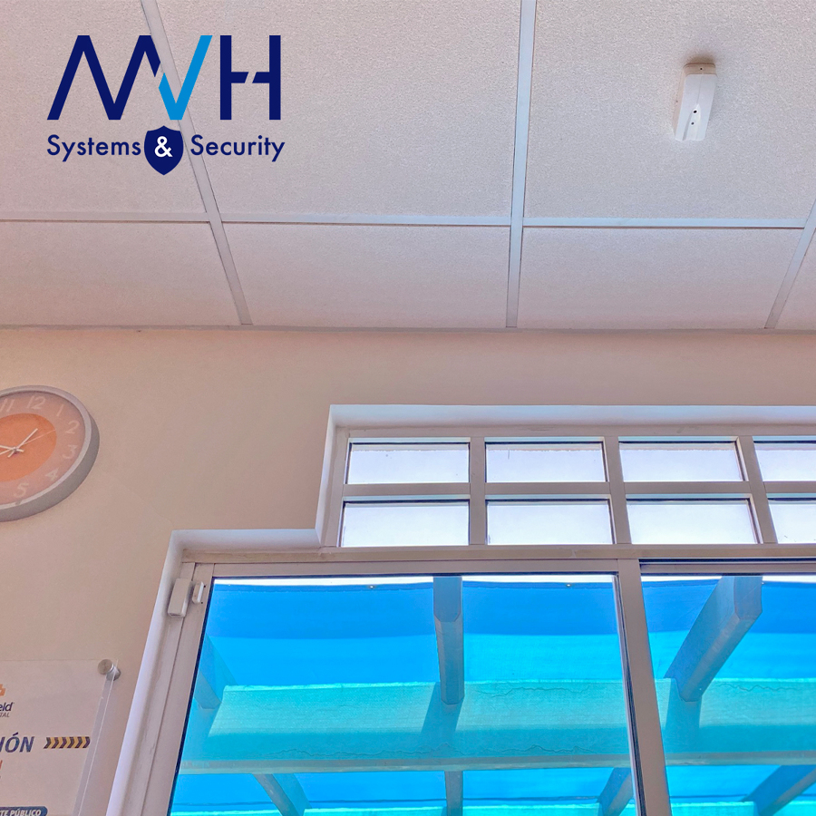 Contacto magnetico y ruptura de cristal