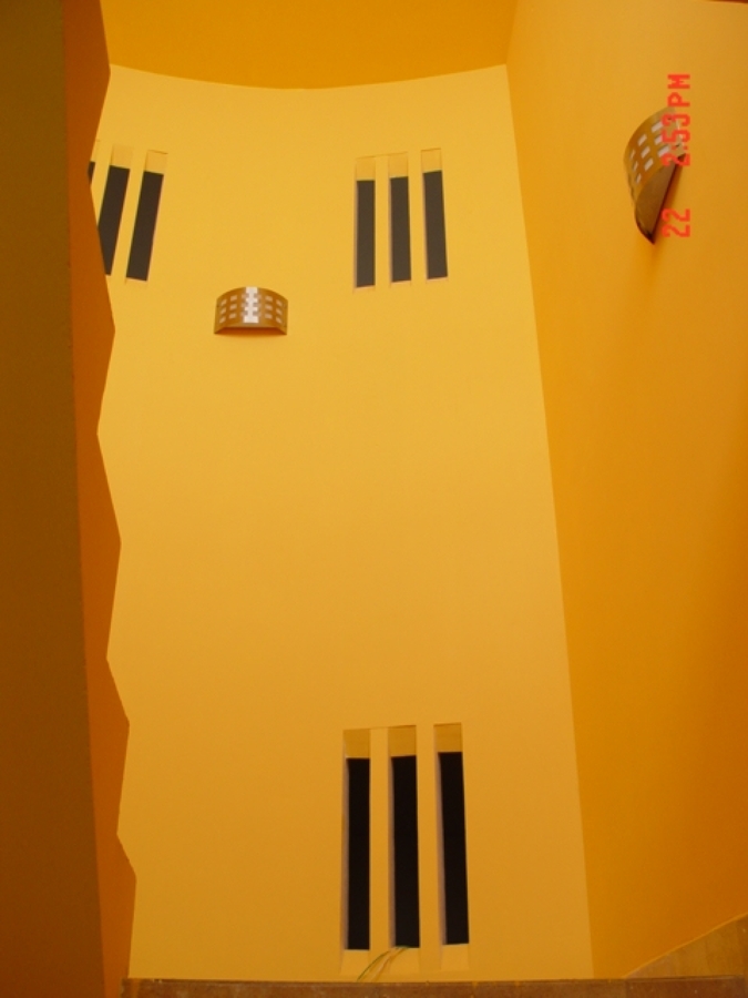 Cubo de escaleras ventilación de lavanderías.