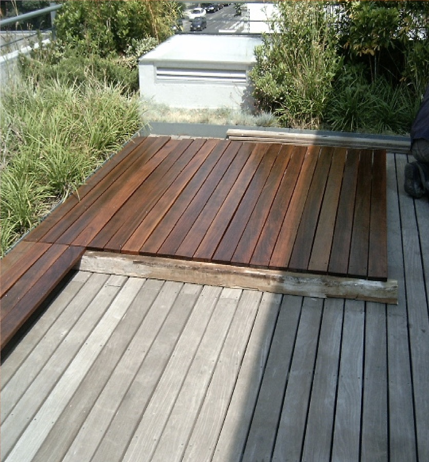 Deck De Cumarú En Proceso De Mantenimiento.