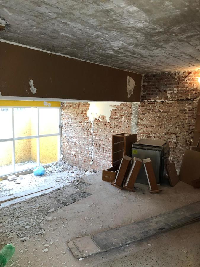 DEMOLICIÓN DE AZULEJO SALA