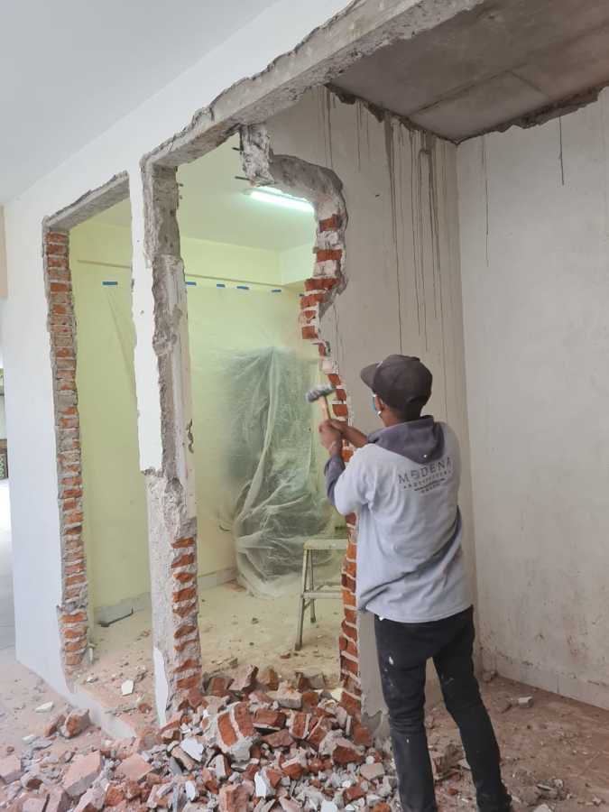 Demolición de bodega.