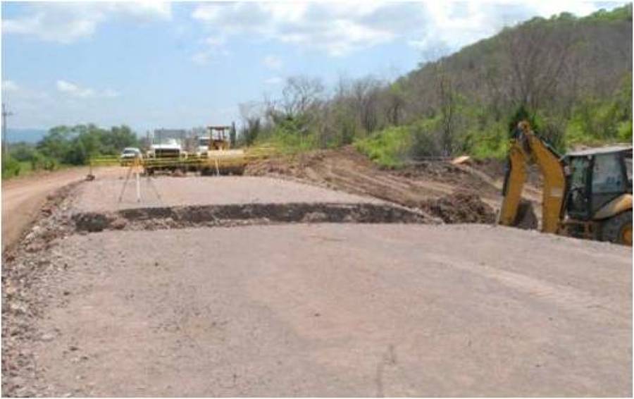 Demolicion de carpeta asfáltica y excavación en zona de trabajos